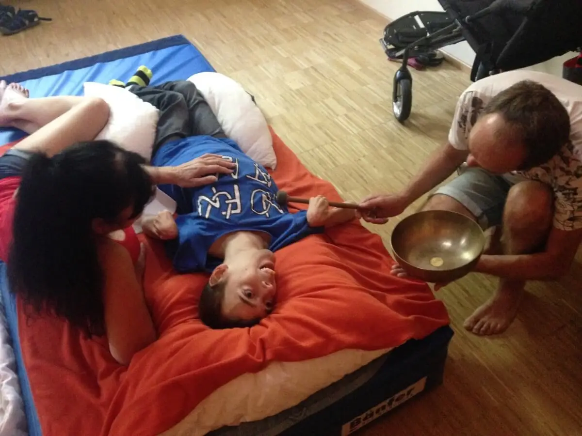 ferienohnehandicap-camp-I-2017_klangschalen_006