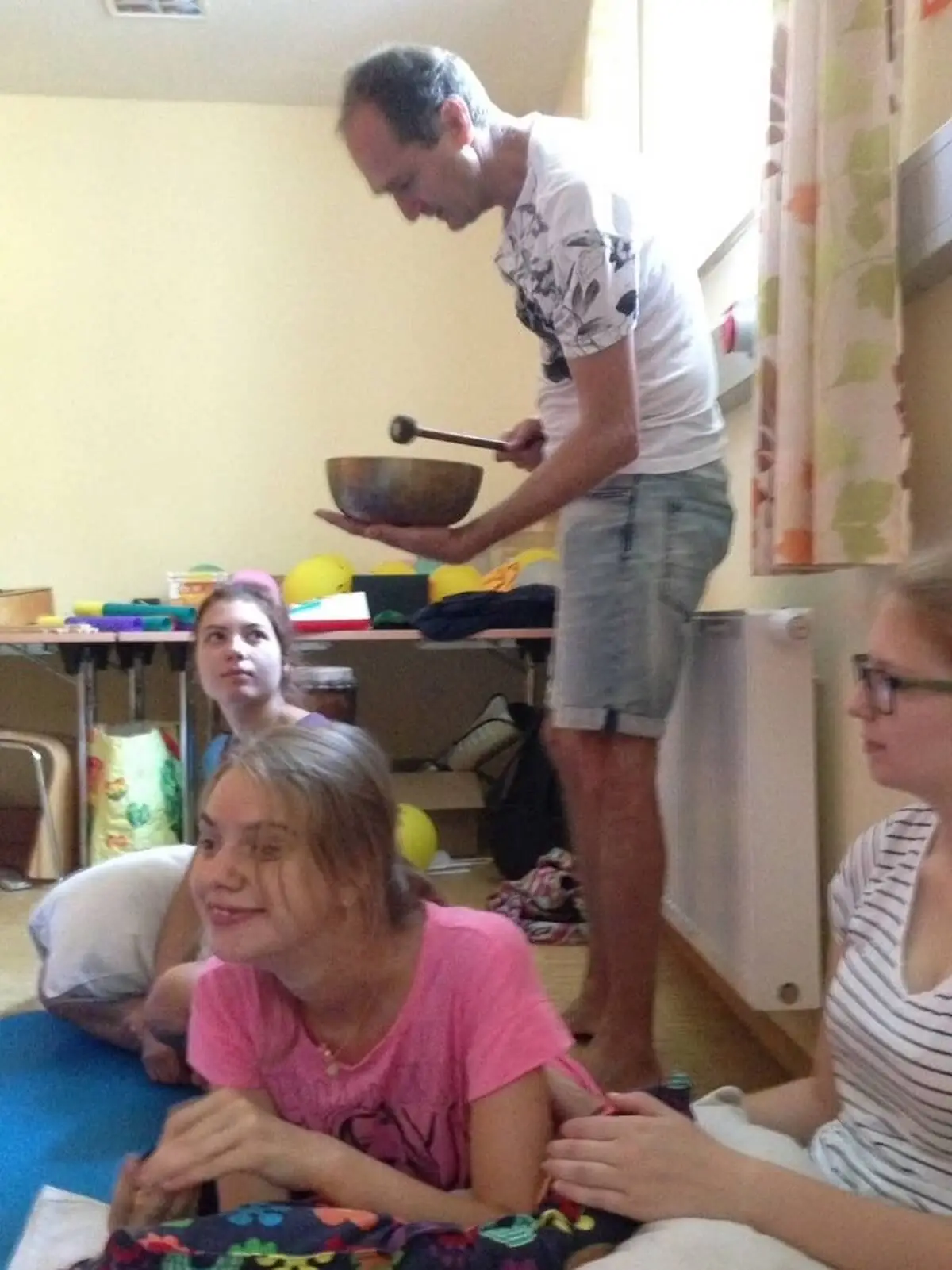 ferienohnehandicap-camp-I-2017_klangschalen_030