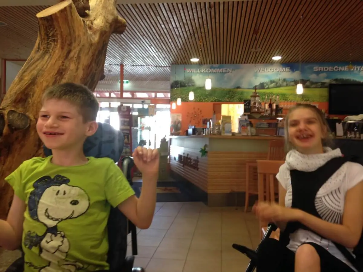 ferienohnehandicap-camp-I-2017_schwimmen_002