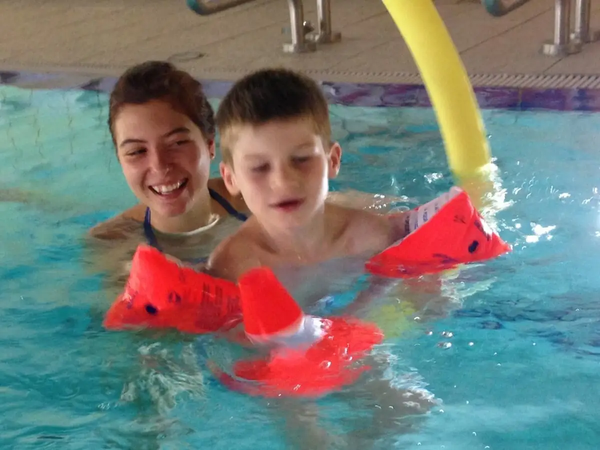 ferienohnehandicap-camp-I-2017_schwimmen_005