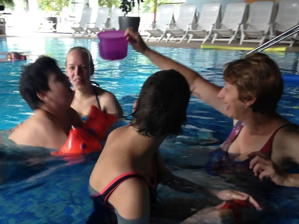 ferienohnehandicap-camp-I-2017_schwimmen_008