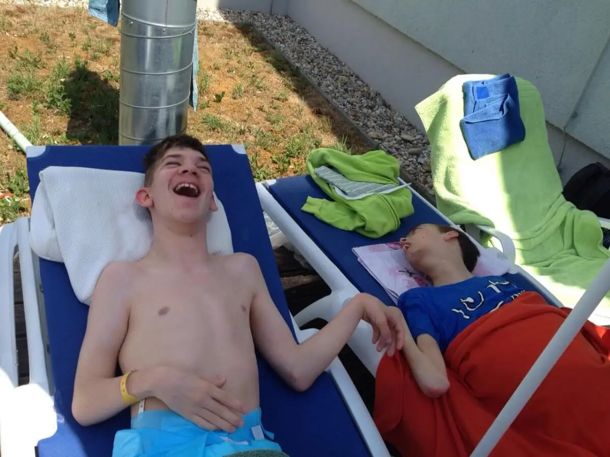 ferienohnehandicap-camp-I-2017_schwimmen_020