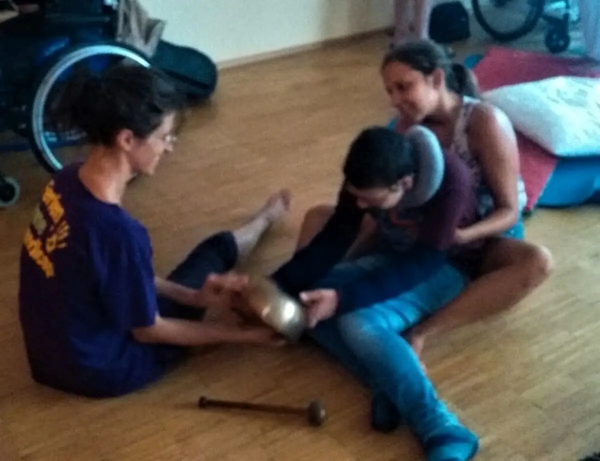 ferienohnehandicap-camp-II-2017_klangschalen_011