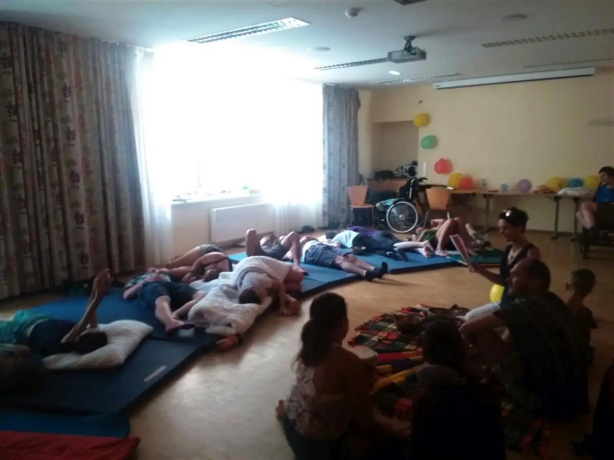 ferienohnehandicap-camp-II-2017_klangschalen_014