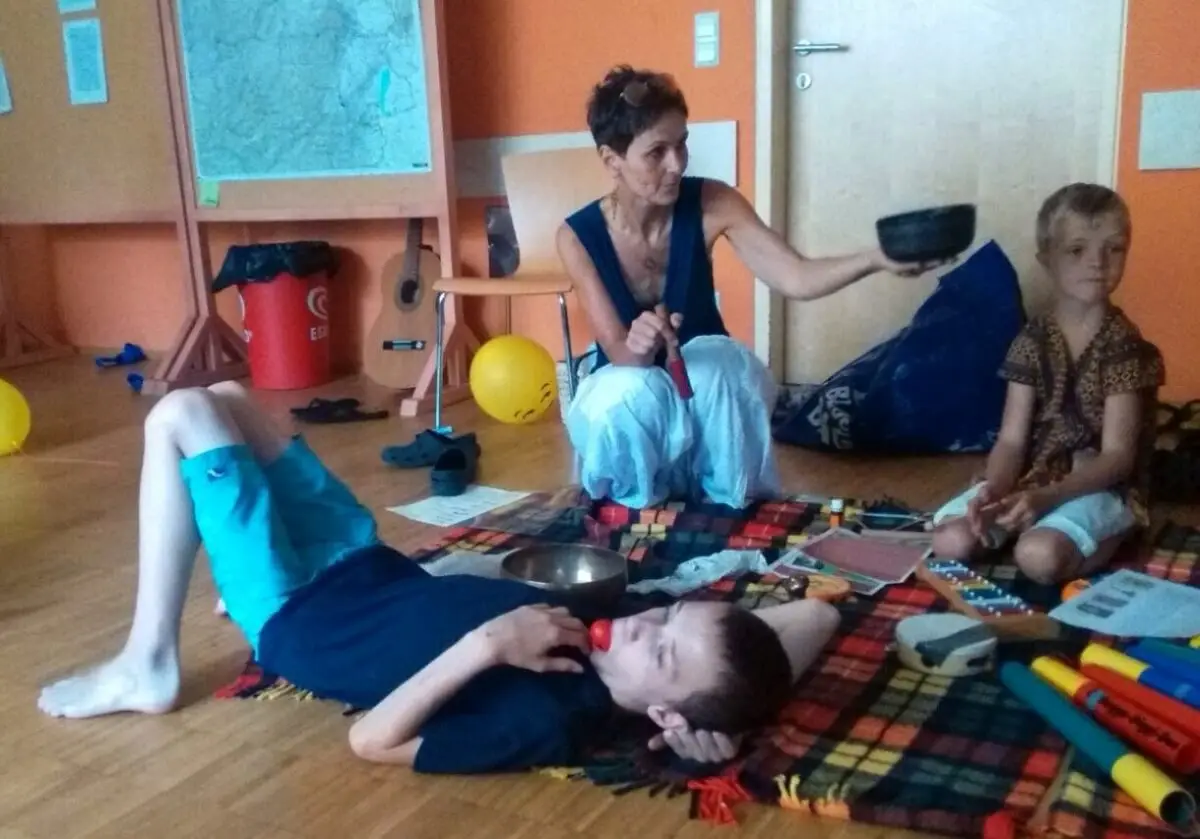 ferienohnehandicap-camp-II-2017_klangschalen_017