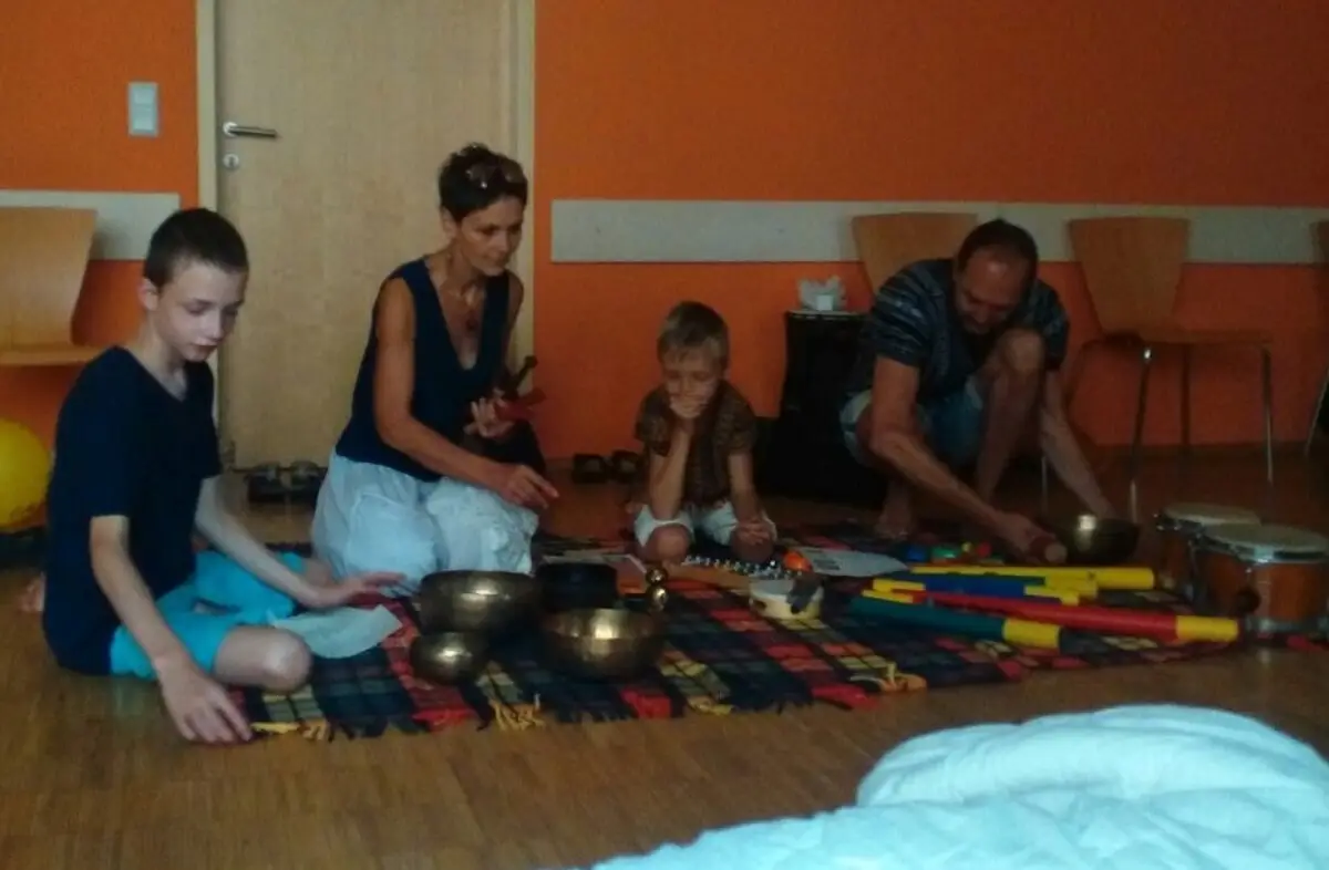 ferienohnehandicap-camp-II-2017_klangschalen_024