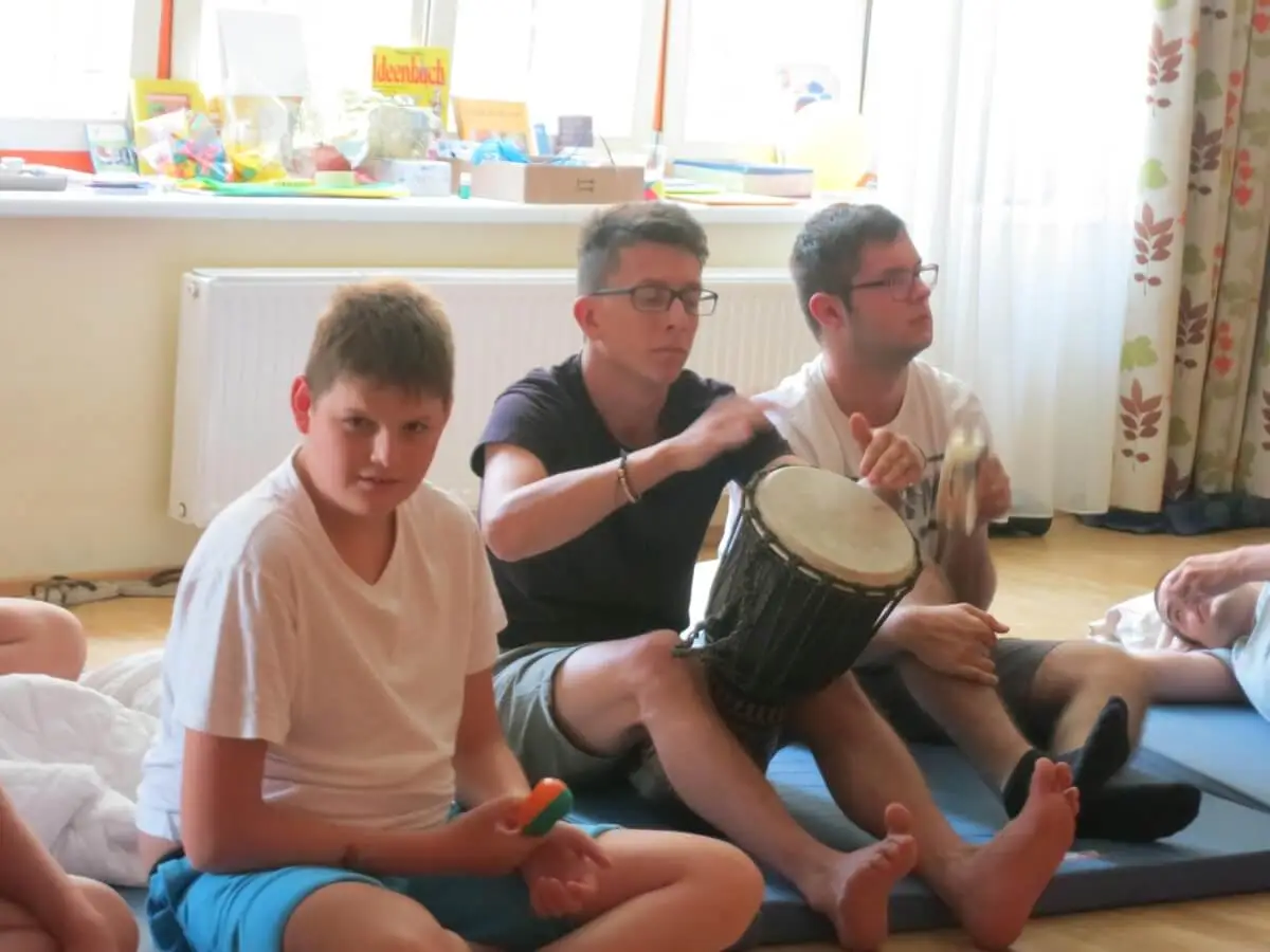ferienohnehandicap-camp-II-2017_klangschalen_068