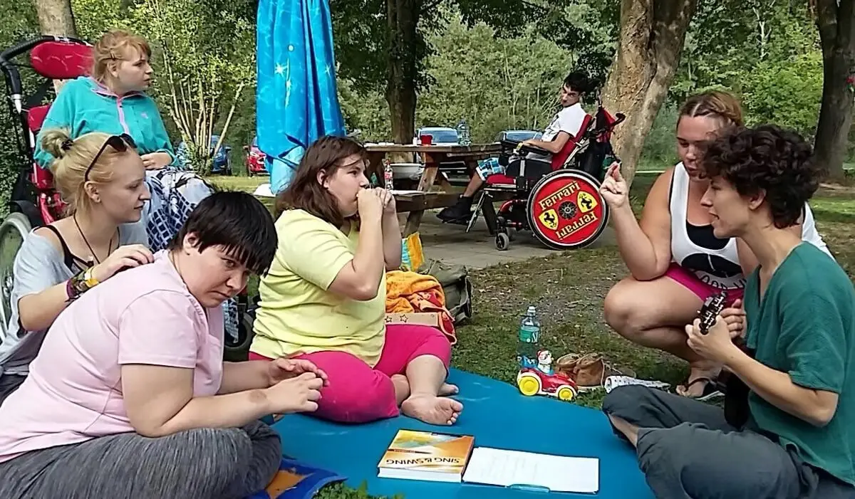 ferienohnehandicap-camp-III-2017_klangschalen_012