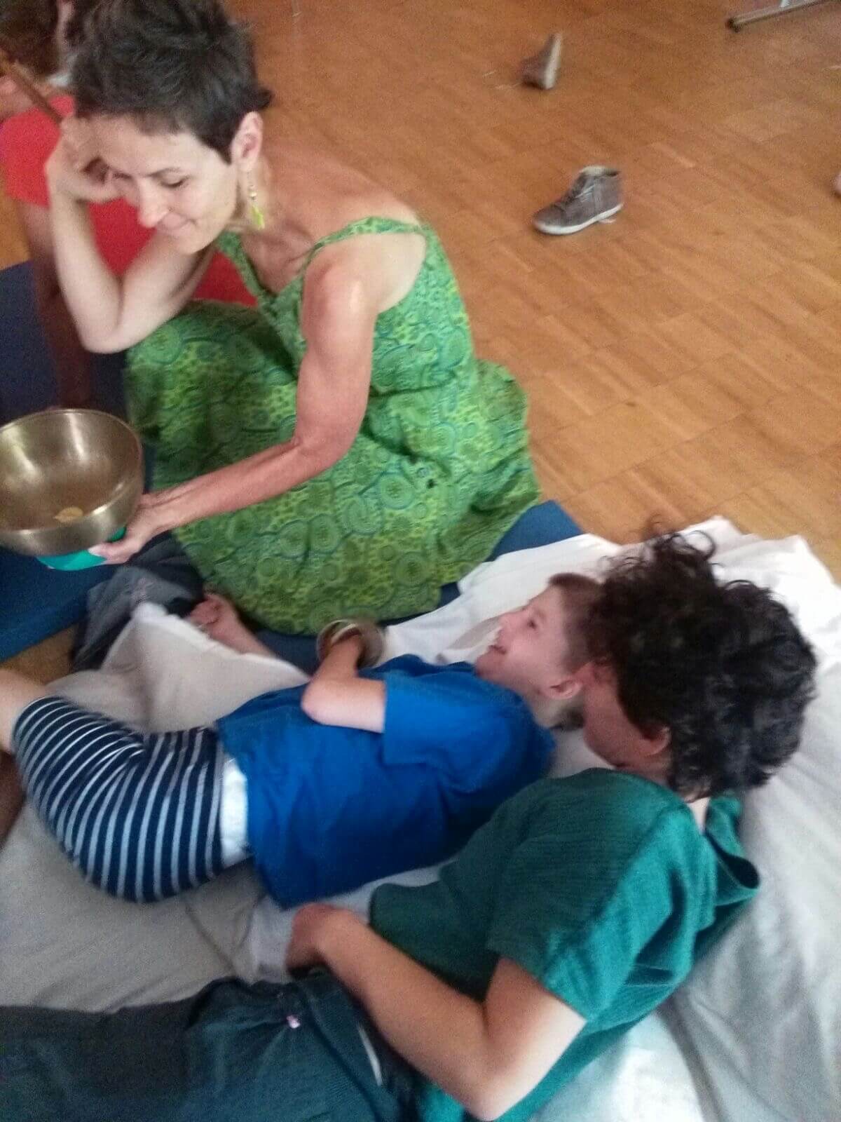 ferienohnehandicap-camp-III-2017_klangschalen_030