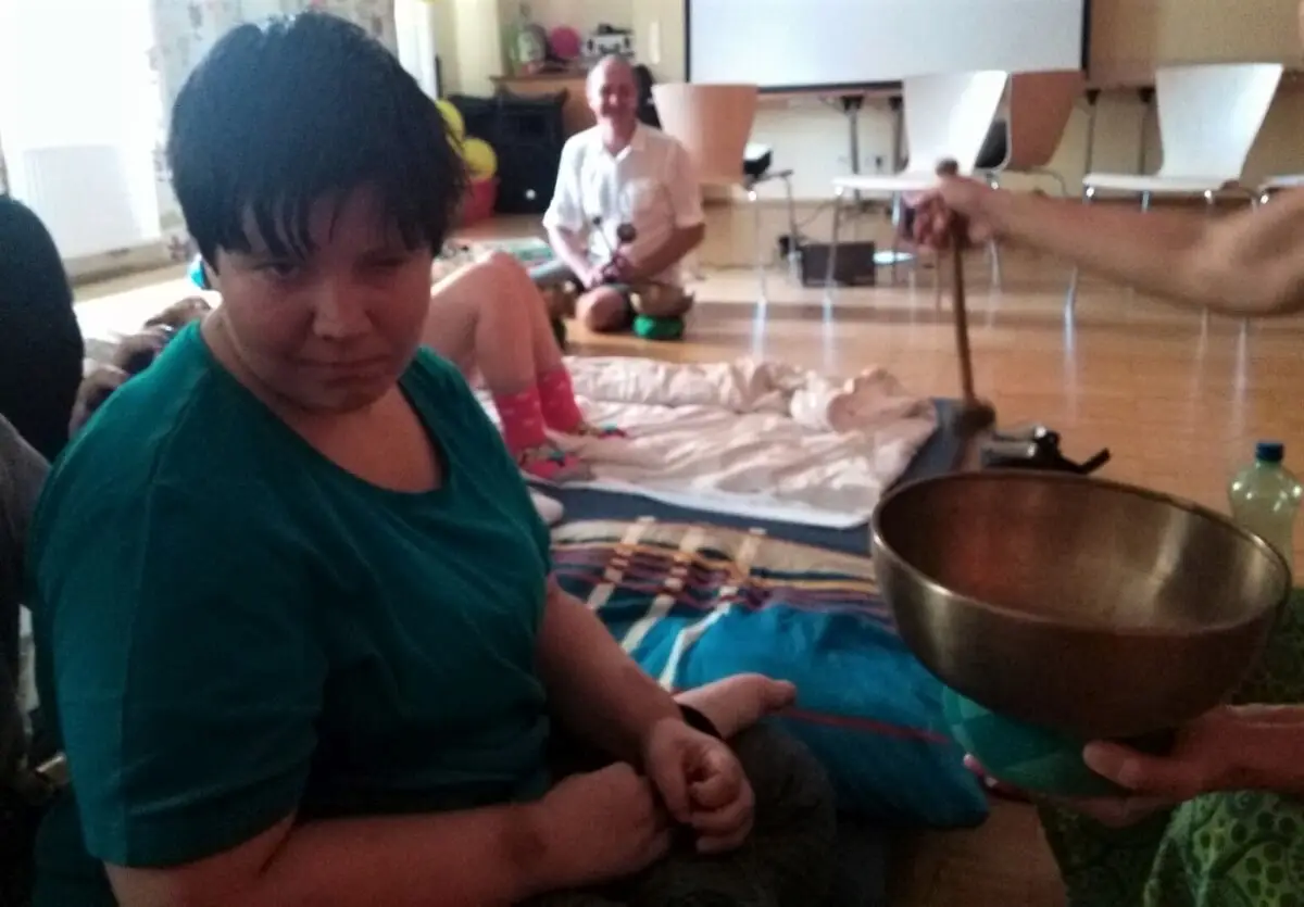 ferienohnehandicap-camp-III-2017_klangschalen_031