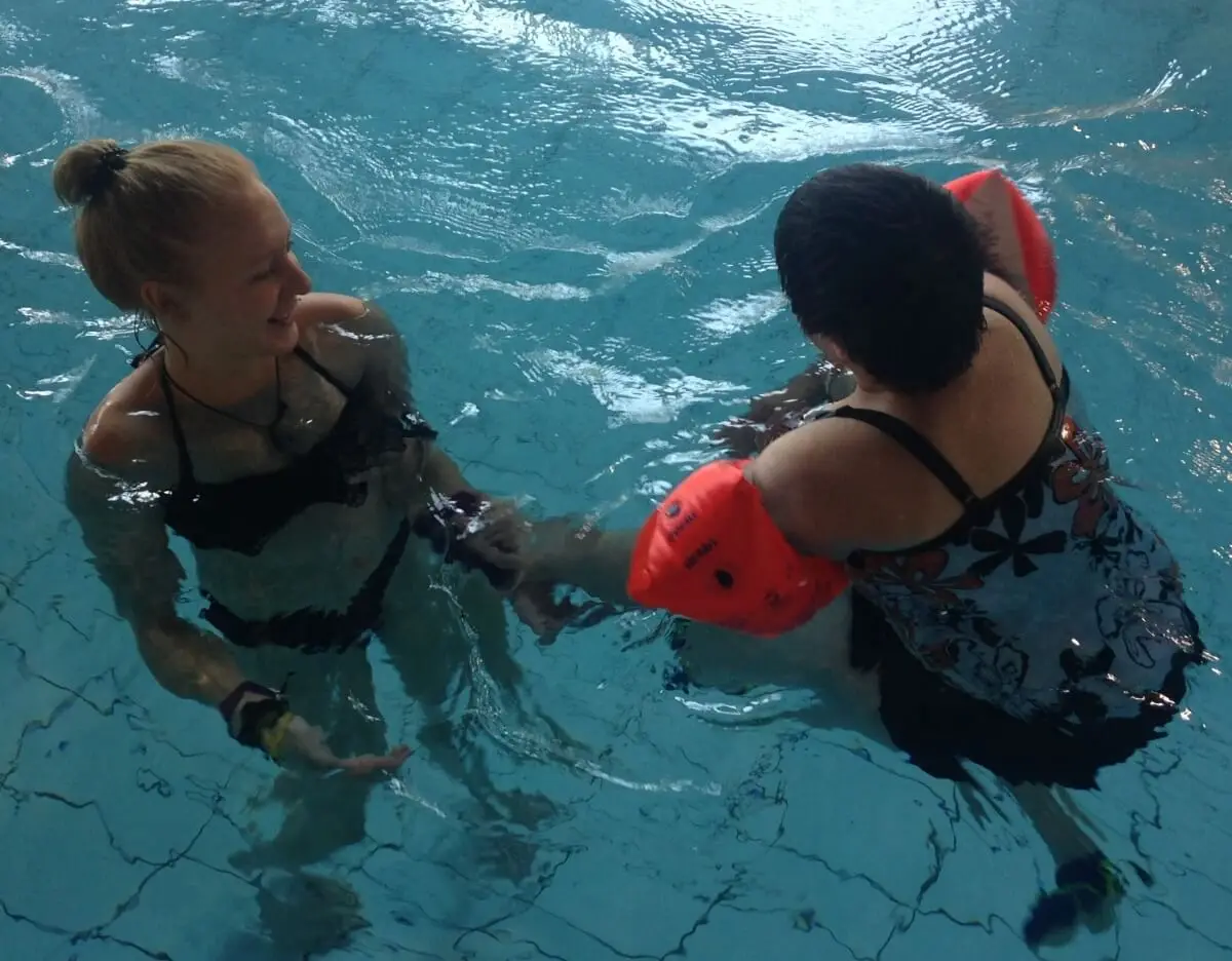 ferienohnehandicap-camp-III-2017_schwimmen_dienstag_019