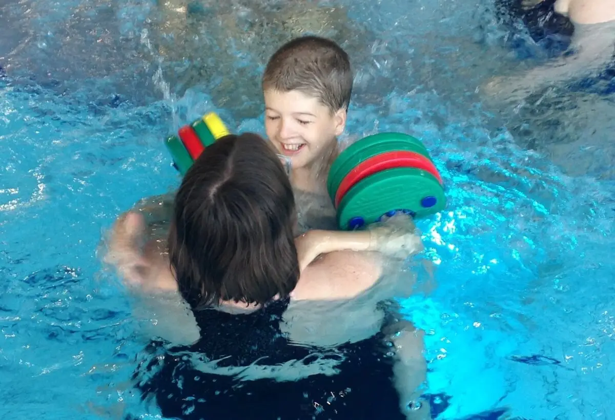 ferienohnehandicap-camp-III-2017_schwimmen_dienstag_026