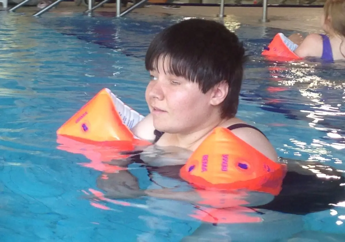 ferienohnehandicap-camp-III-2017_schwimmen_donnerstag_021