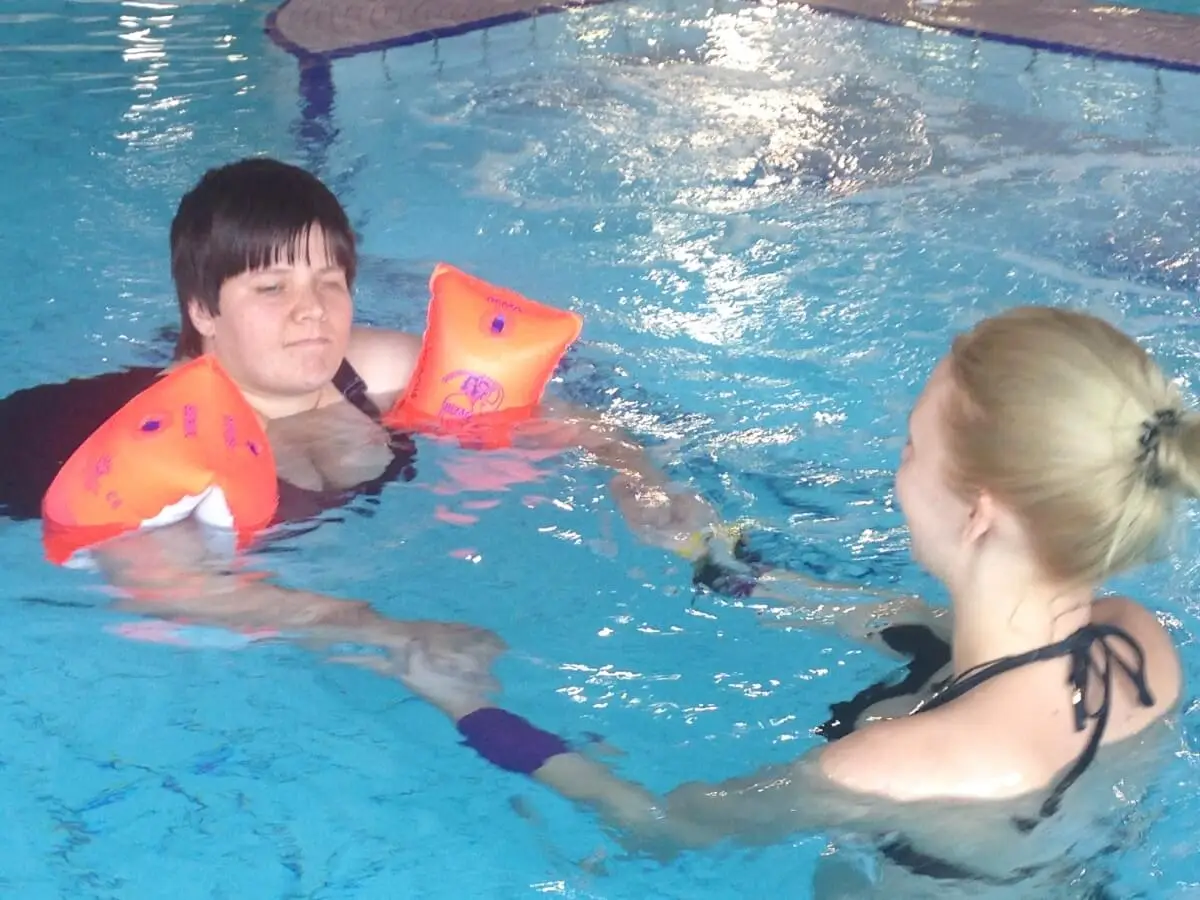 ferienohnehandicap-camp-III-2017_schwimmen_donnerstag_028